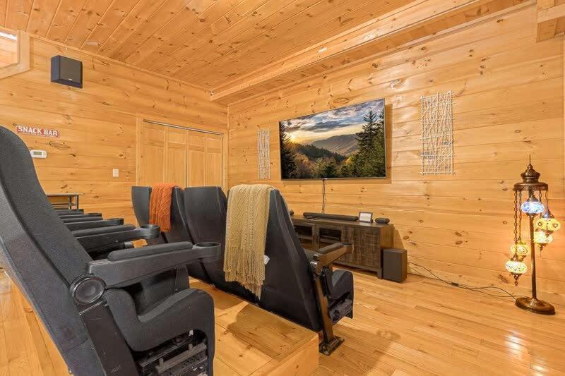 Villa Movie Theater Hot Tub View Mountain Escape Gatlinburg Esterno foto